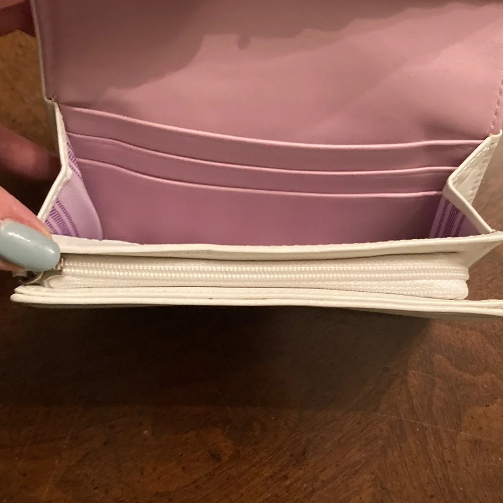 Coach EUC Penelope White Leather Clutch Wallet with Silver logo on front flap. - Picture 7 of 15